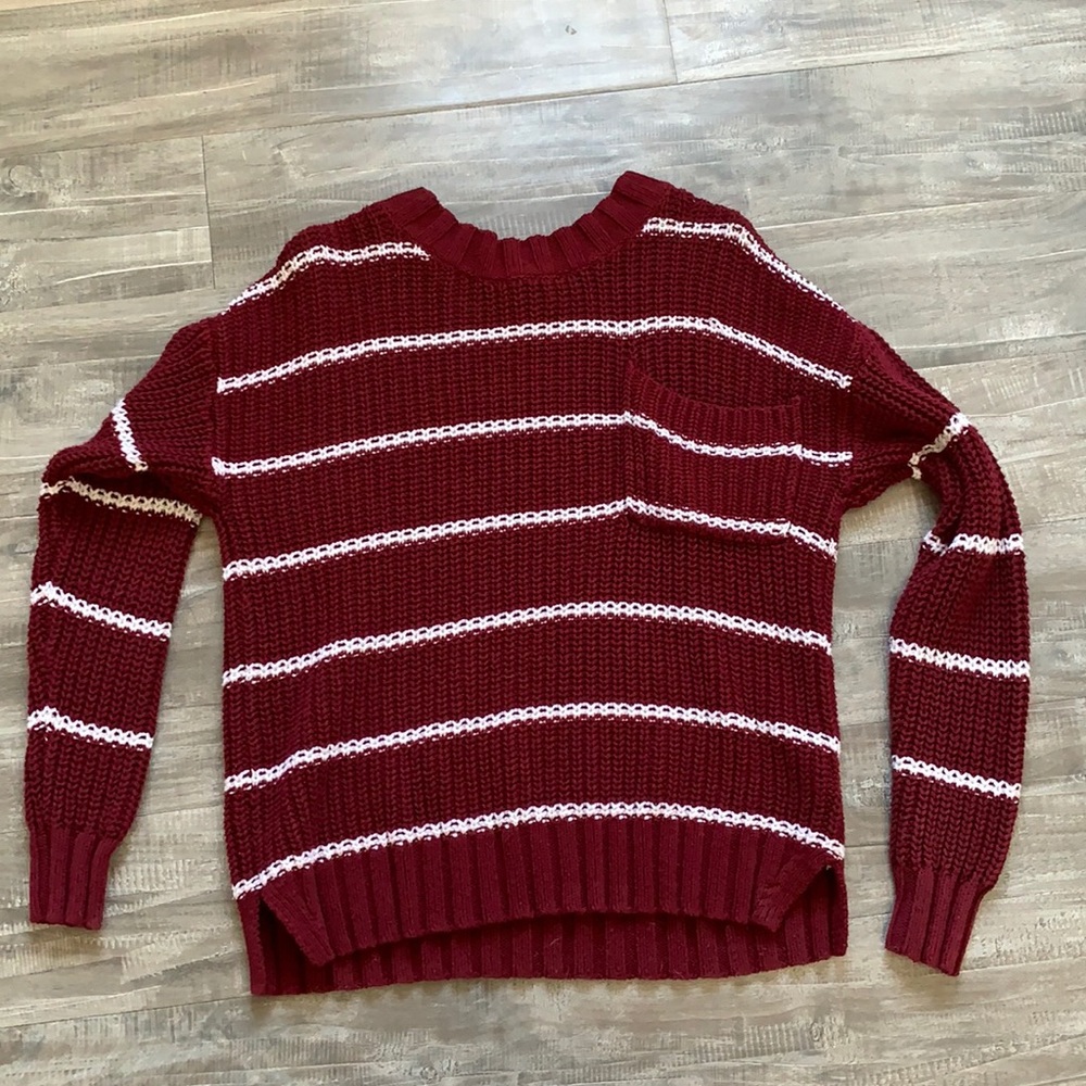 American Eagle Sweater!